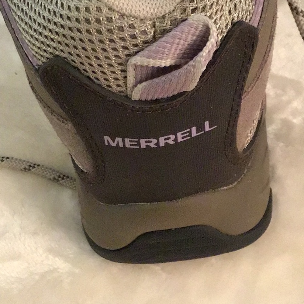🤑 SALE!  NWOTWomen’s Merrell Rugged Waterproof Hiking Boots Sz 7 1/2 - Picture 7 of 8